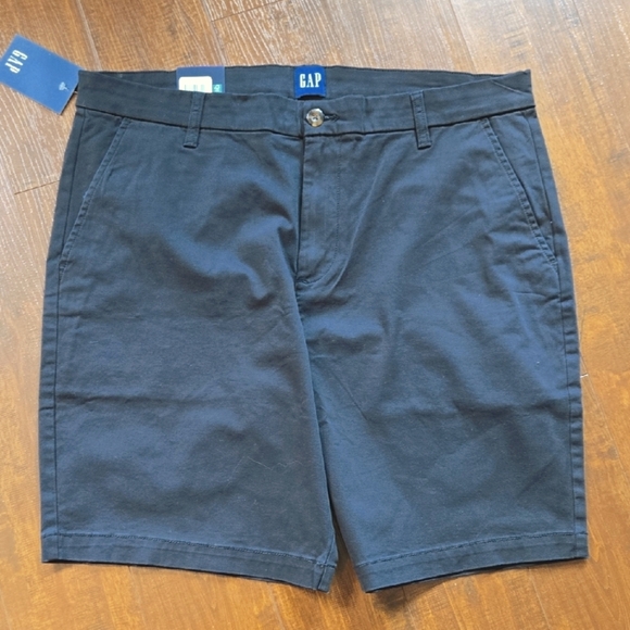 GAP Black Flat Front Shorts Classic Style - Picture 1 of 5